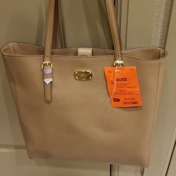 Michael Kors Handbags - Michael Kors Leather Handbag
